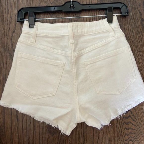 Aritzia Sunday Best White Shorts - Picture 2 of 2